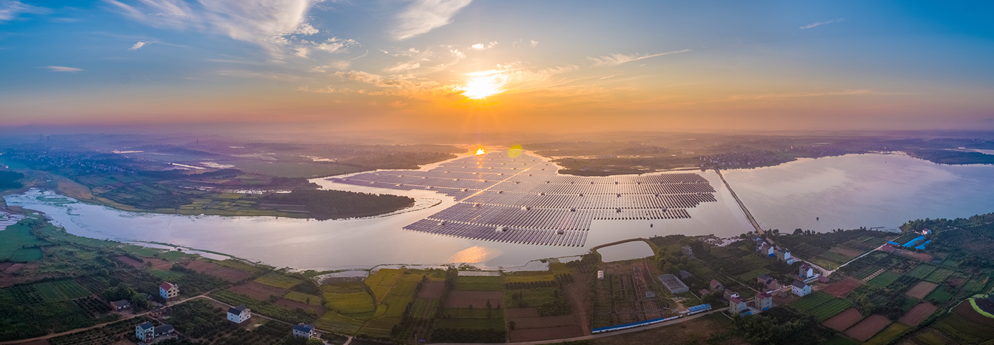 凯发一触即发科技江西鄱阳123.235MW “渔光互补”型光伏发电扶贫项目